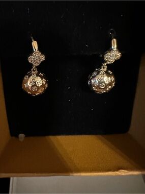 Elegant Gold-Tone Floral Drop Earrings